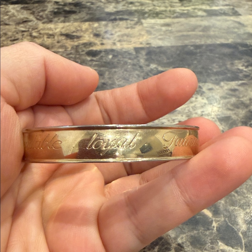 Avon Gold-Tone Engraved zodiac Taurus Bracelet - Picture 3 of 6